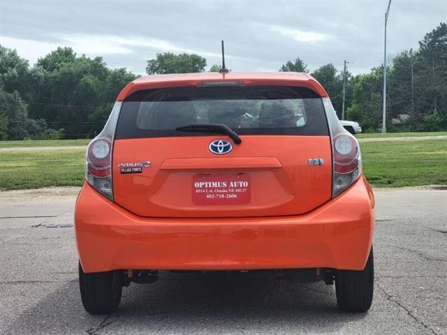 $9990 : 2014 Prius c Three image 7