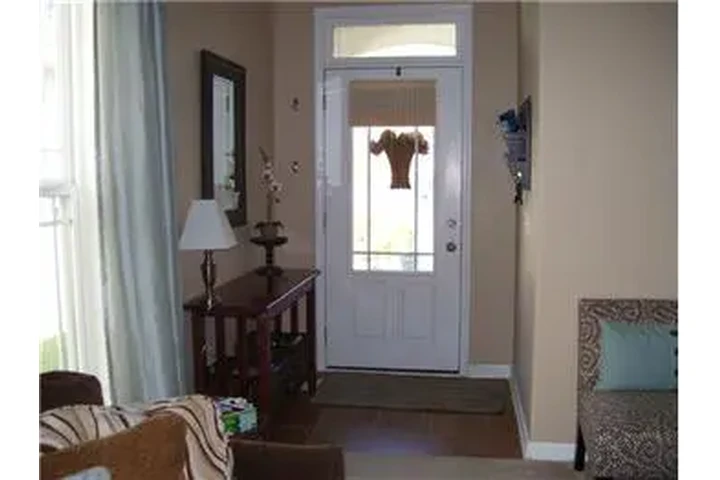 $2400 : Rental property with 3 bedro image 4