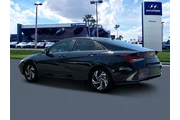 $17498 : Hyundai ELANTRA 2024 SEL 4dr thumbnail