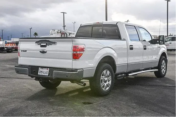 Ford F-150 2012 4x2 XLT 4dr image 8