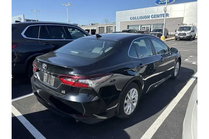 $27448 : Toyota Camry 2024 AWD LE 4dr image 3