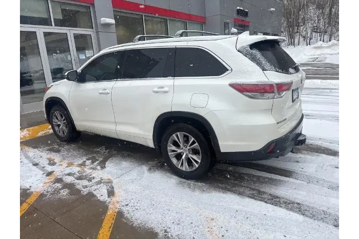 $16997 : Toyota Highlander 2015 XLE 4 image 5