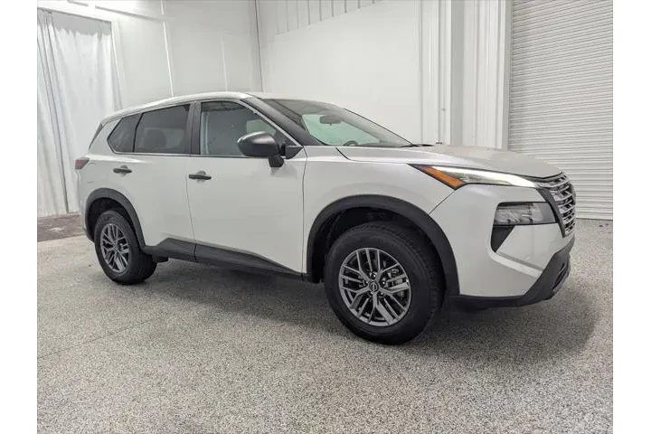 $23997 : Nissan Rogue 2024 AWD S 4dr image 2