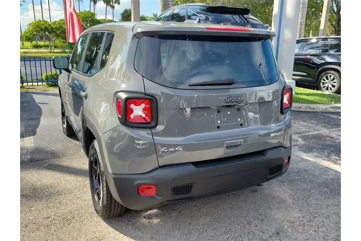 $14990 : Jeep Renegade 2019 4x4 Sport image 4