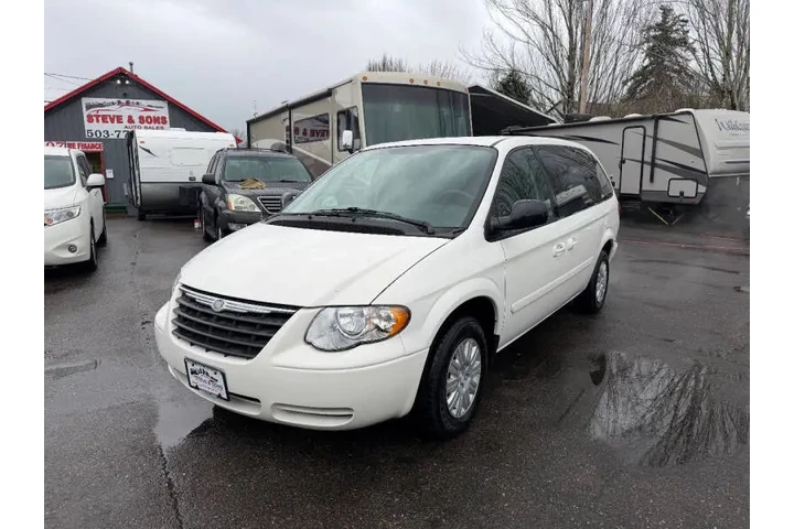 $4995 : 2006 Town and Country LX image 4