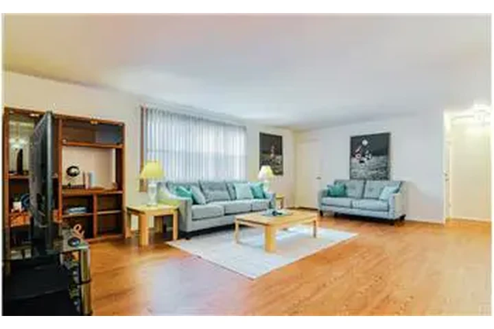 $2600 : Rental property with 2 bedro image 1