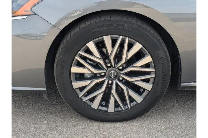 $19999 : Nissan Altima 2024 2.5 SV 4d image 10