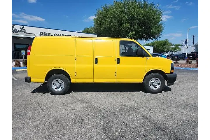 $16996 : Chevrolet Express 2021 2500 image 2