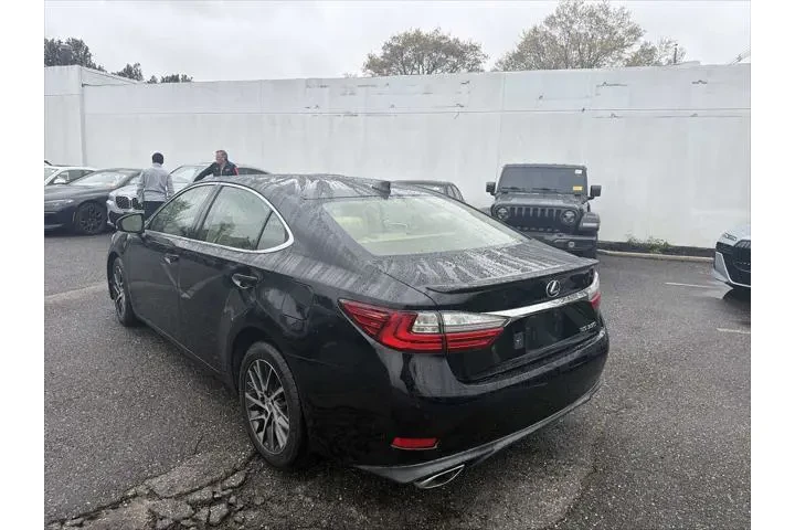 $22943 : Lexus ES 350 2016 4dr Sedan image 8
