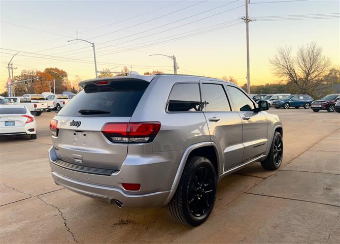 $19995 : 2018 Grand Cherokee image 5