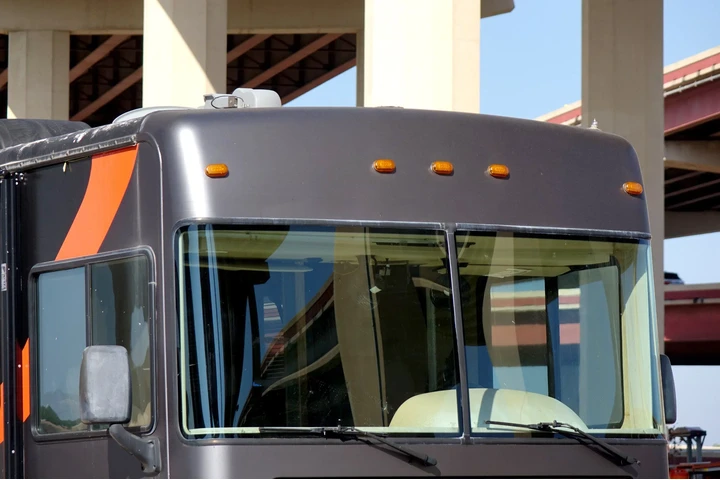 $14695 : 2000 Fleetwood Bounder image 3