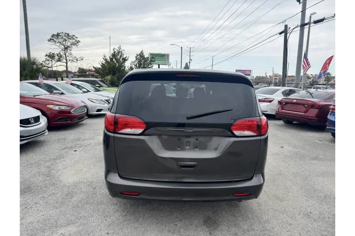 $9497 : 2017 Pacifica LX image 8