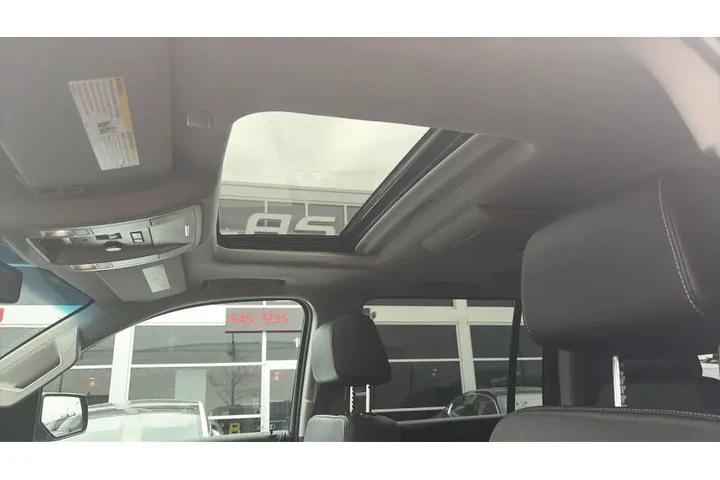 $24995 : 2017 SUBURBAN image 10