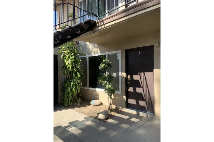 $1925 : Grande Apto! 1br/1bn Disponibl image 10