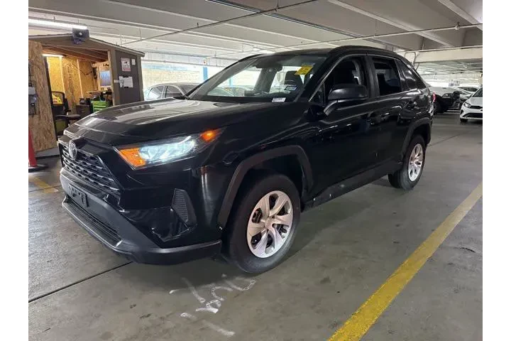 $23995 : Toyota RAV4 2021 LE 4dr SUV image 1
