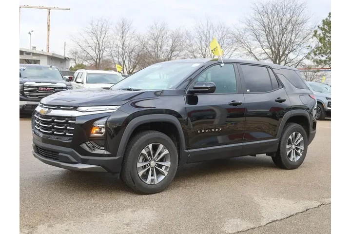 $27777 : Chevrolet Equinox 2026 LT 4d image 5