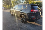 $8900 : 2017 Cherokee Latitude FWD thumbnail