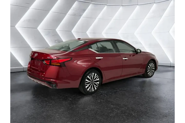 $18091 : Nissan Altima 2024 2.5 SV 4d image 4