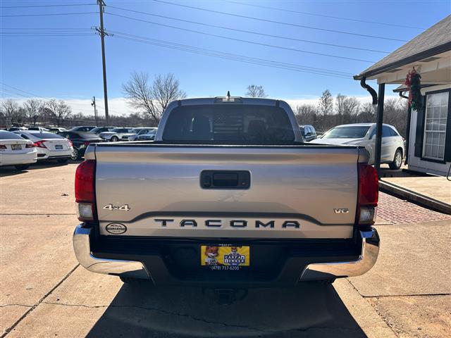 $26995 : 2018 Tacoma image 7