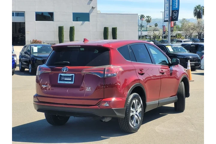 $20986 : Toyota RAV4 2018 AWD LE 4dr image 4