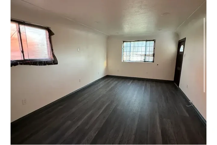 $1600 : 2 💢Beautiful casa🎄2Baths🌲 image 1