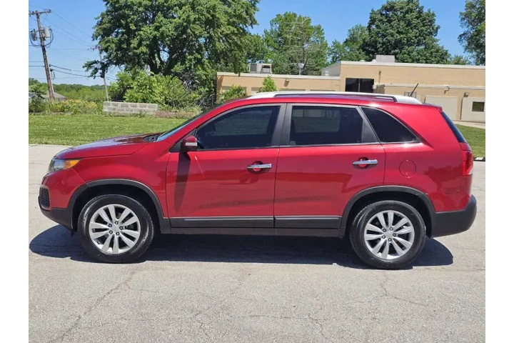 $5500 : 2011 Sorento LX image 6