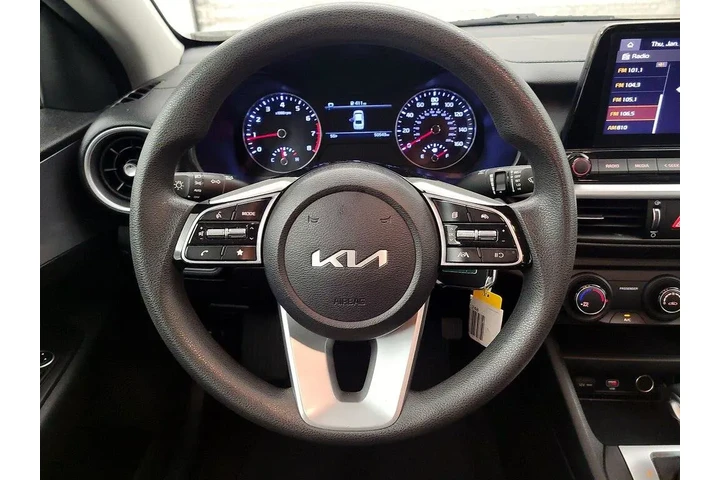 $16998 : Kia Forte 2023 LX 4dr Sedan image 10