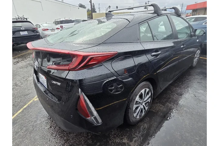 $27500 : Toyota Prius Prime 2022 LE 4 image 6