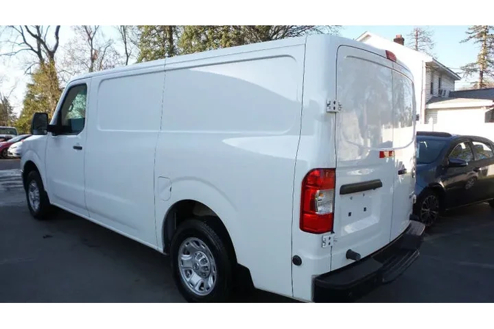 $16900 : 2019 NV 1500 SV image 7