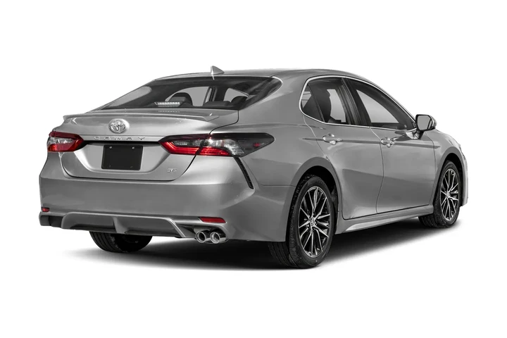 $20984 : 2022 Camry SE Sedan 4D image 2
