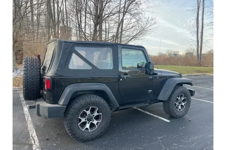 $10992 : Jeep Wrangler 2012 4x4 Sport image 2
