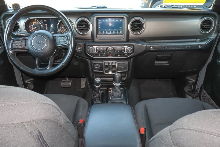 $32988 : 2022 Wrangler Unlimited Willy image 10