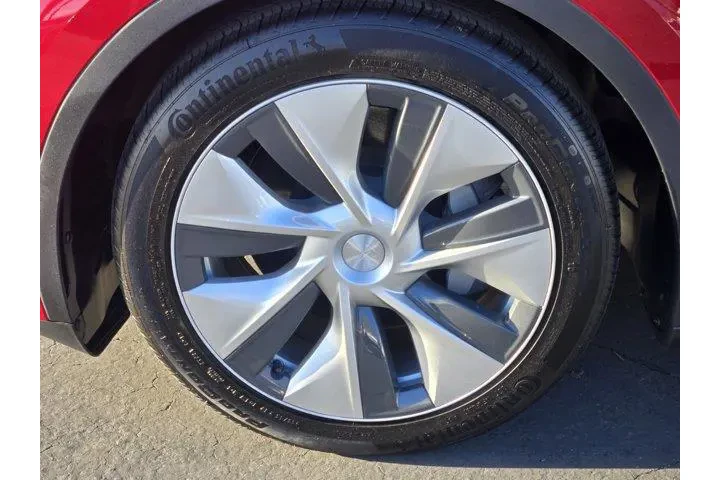 $34991 : Tesla Model Y 2021 AWD Long image 9