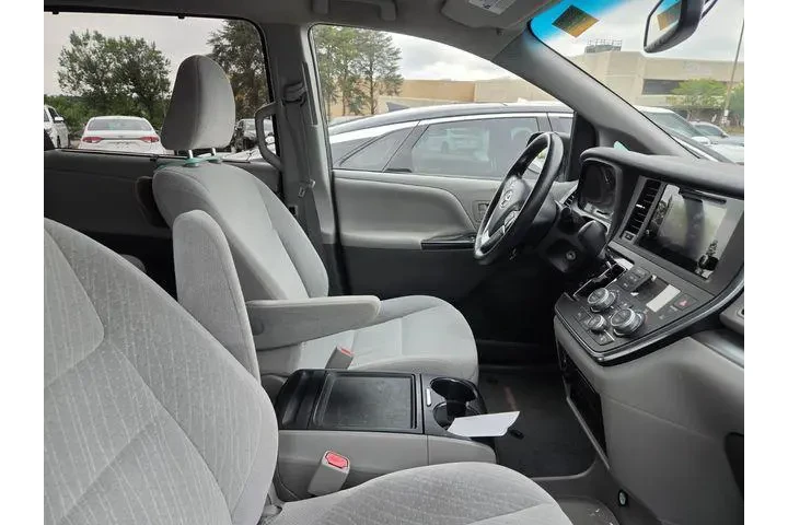 $17991 : Toyota Sienna 2016 LE 7-Pass image 8