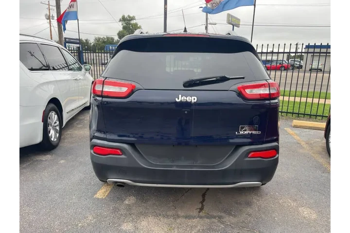 2016 Cherokee Limited image 3