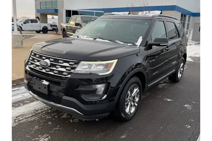 $7900 : Ford Explorer 2016 AWD XLT 4 image 3