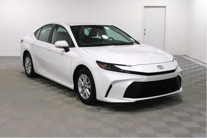 $29436 : Toyota Camry 2025 LE 4dr Sed image 1