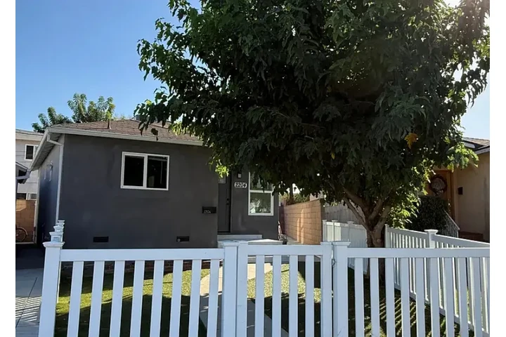 $1600 : CASA🐱near USC & downtown LA🐶 image 1
