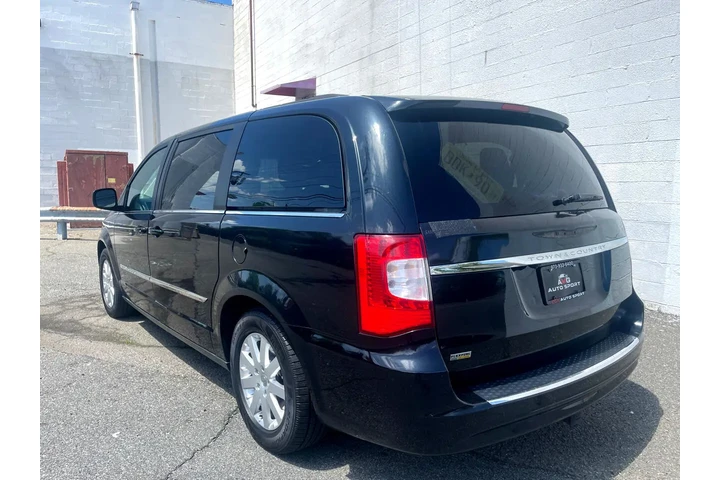 $8318 : 2016 Town & Country 4dr Wgn T image 3