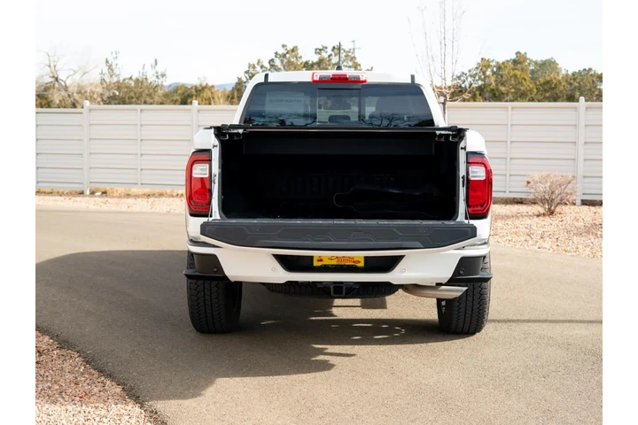 $42554 : 2023 Canyon 4WD Denali image 6