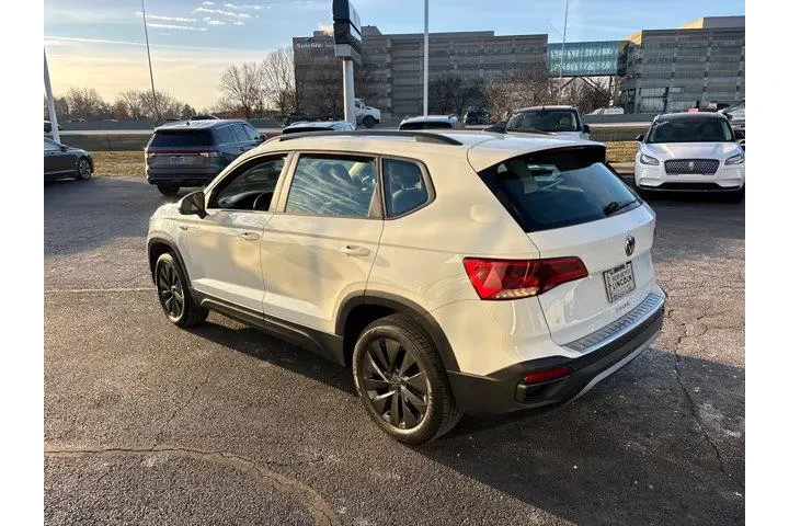 $18985 : Volkswagen Taos 2023 S 4dr S image 5