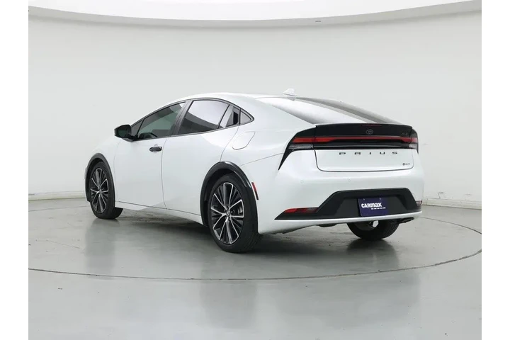 $29998 : Toyota Prius 2023 LE 4dr Hat image 2