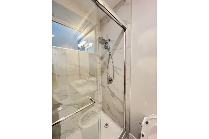 $800 : New with a View Rent Today 🎁 image 5