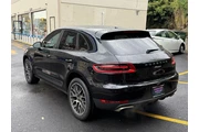 $18995 : 2017 Macan thumbnail