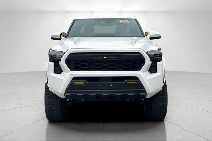 $39183 : Toyota Tacoma 2025 4x4 TRD O image 2