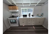 Mini apto bano_cocina comparte en Los Angeles