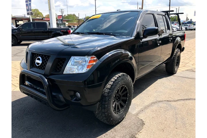 $15457 : 2014 Frontier SV Crew Cab 4WD image 6