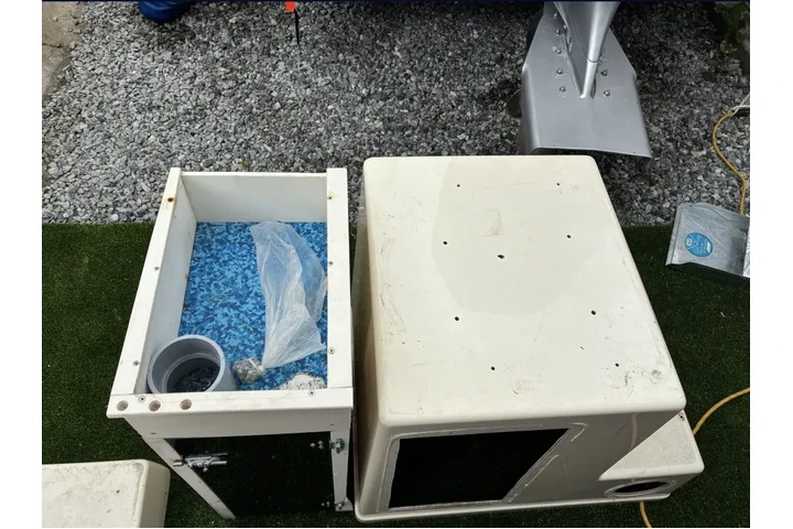 $300 : Seat and Tackle Compartment image 6