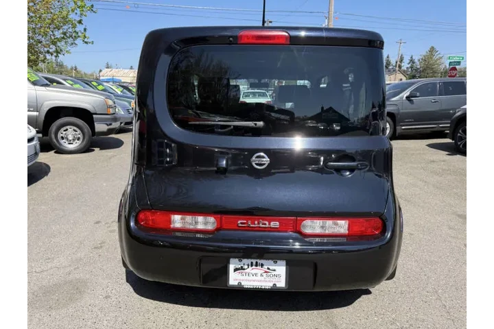 $3995 : 2010 cube 1.8 S image 10