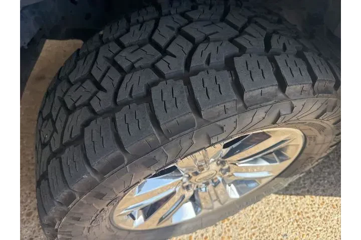 $24046 : Ford F-150 2018 4x4 Lariat 4 image 2